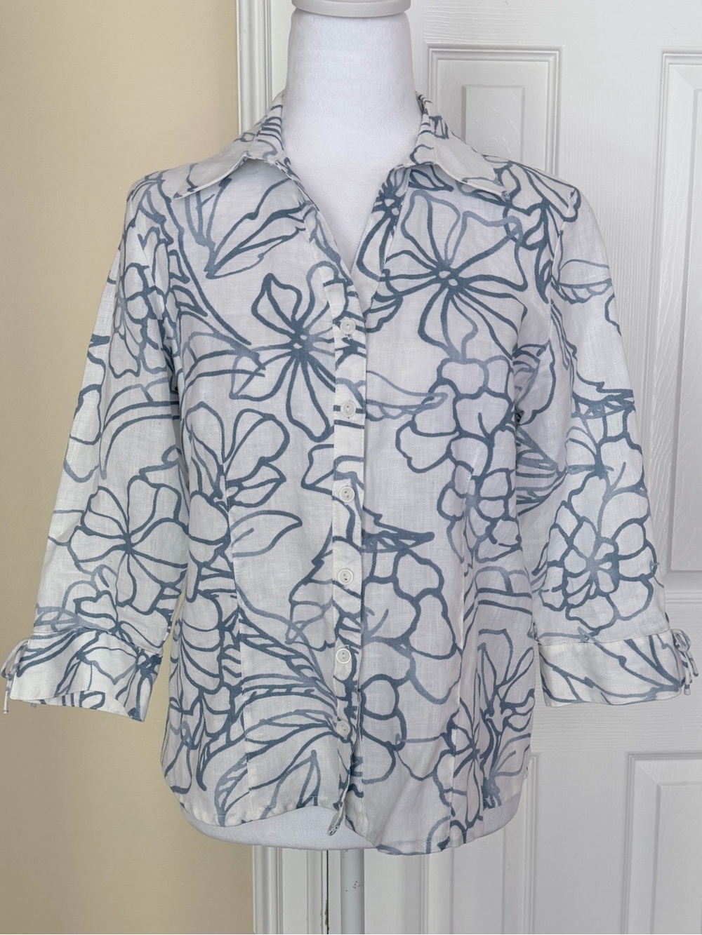 JM Collection Petite 8P 100% Linen Floral Button Front Blouse 3/4Sleeve Bow Cuff